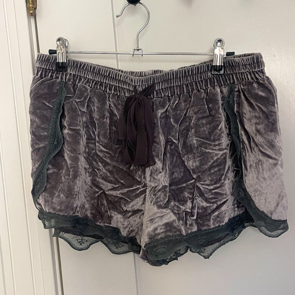 Free People Velvet Lace Trim Sleep Shorts💜 EUC